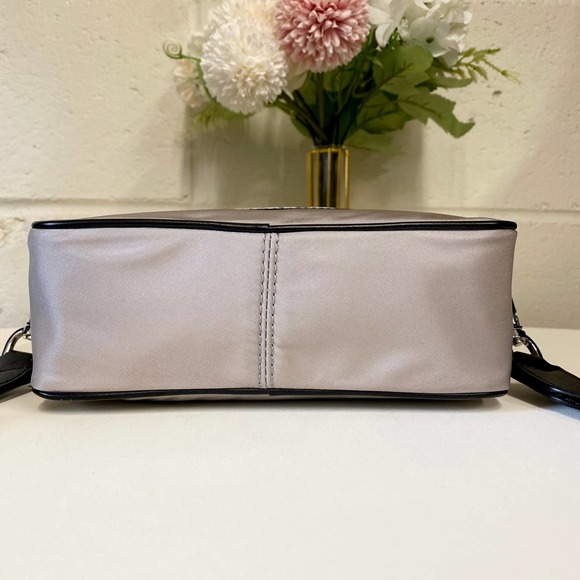 Michael Kors 35H9SY9C5C Small Camera Crossbody Shoulder Bag IN PEARL GREY - Picture 5 of 8